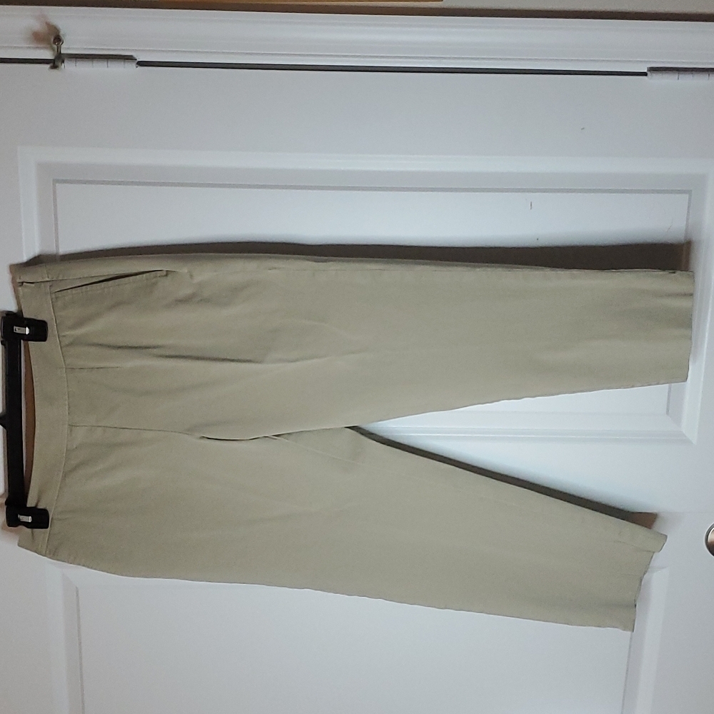 L.L.Bean Khaki Capri  Sz. 10P, 5/$50
